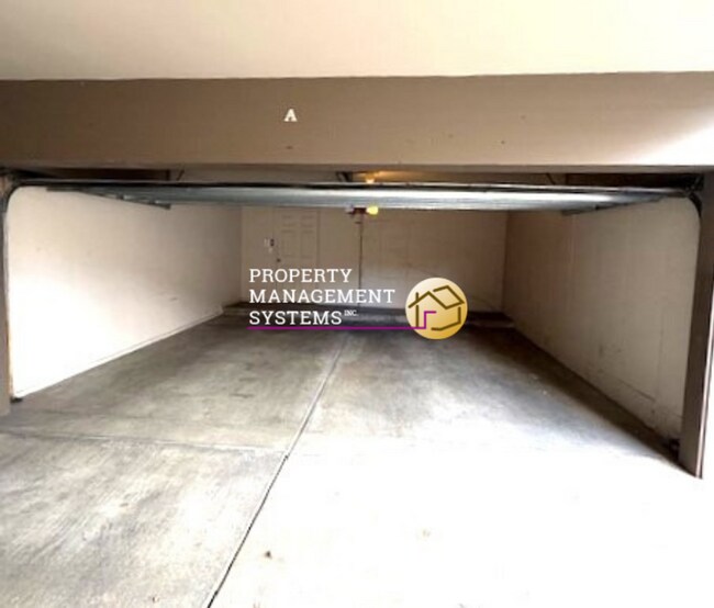 Building Photo - 2 Bedroom Condo in Gated Midvale Community