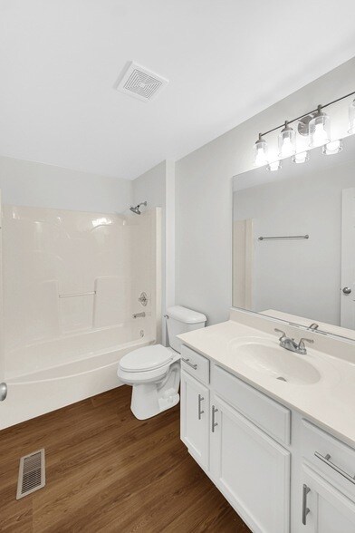 Building Photo - 2325 Summerlin Dr