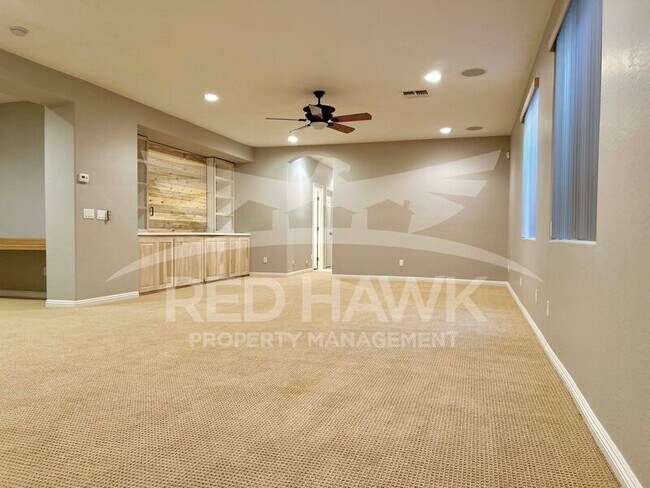 Building Photo - 863 W Bluebird Dr