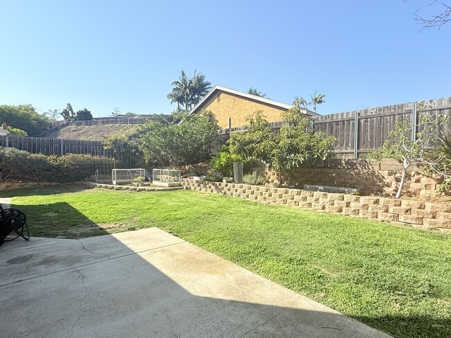 Building Photo - 142 Calle Maribel