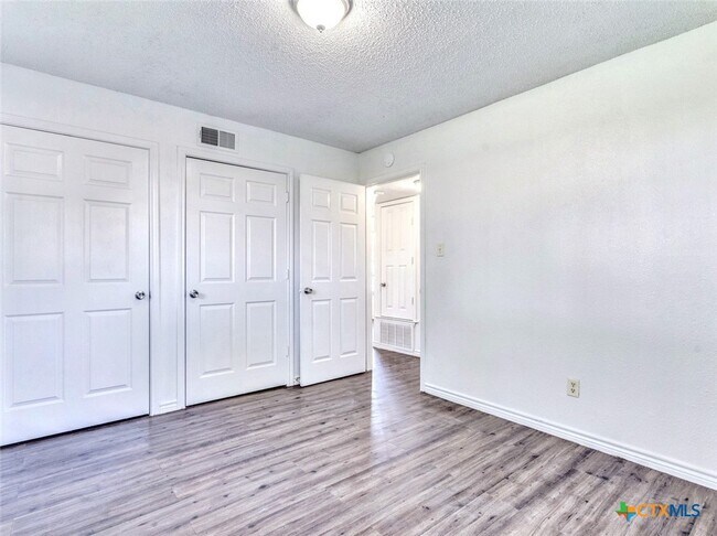 Building Photo - 744 Old Martindale Rd