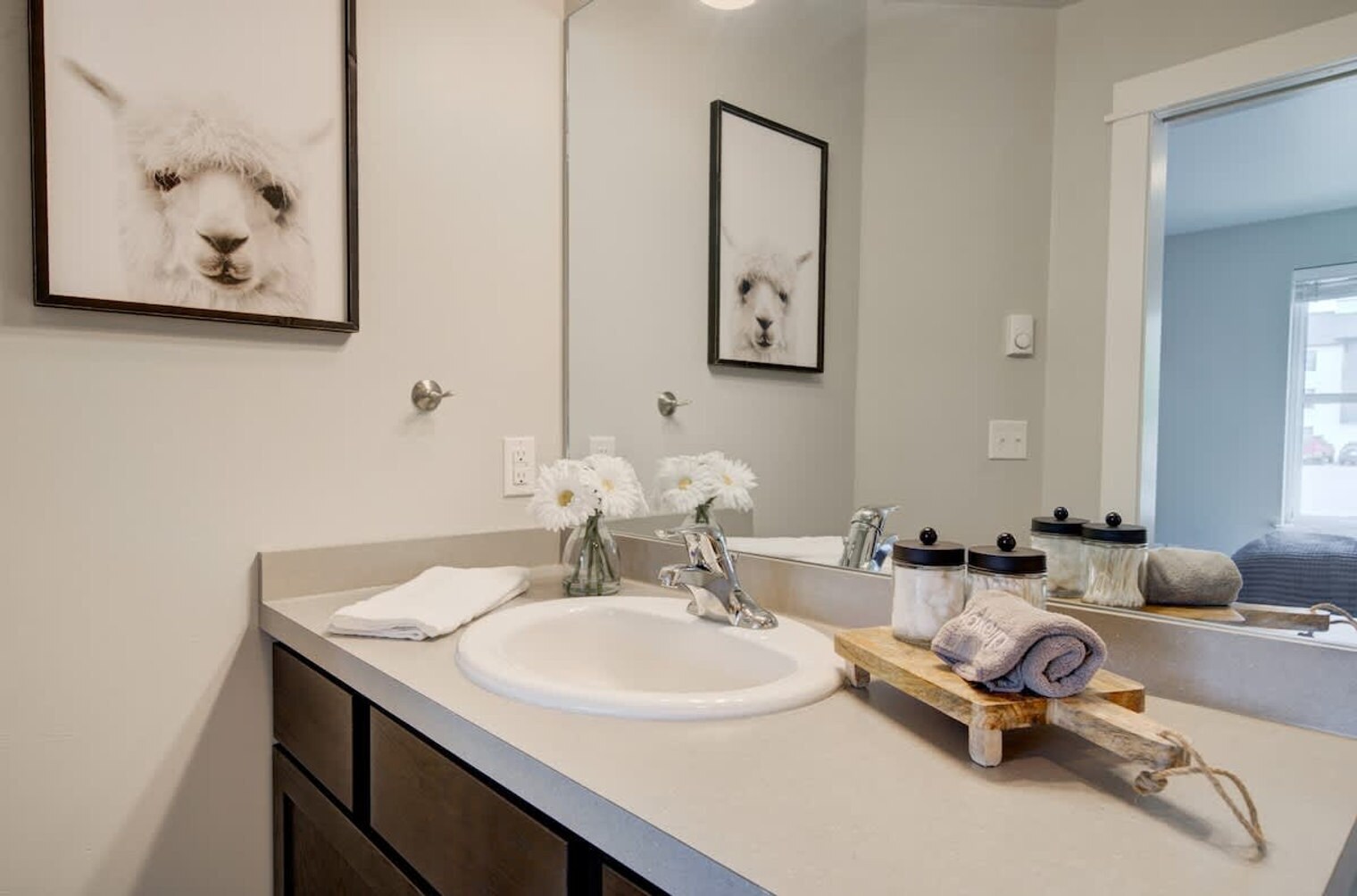 Building Photo - 360 Enterprise Blvd