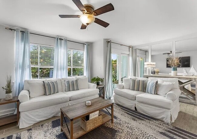 Building Photo - 485 Gulf Shore Dr