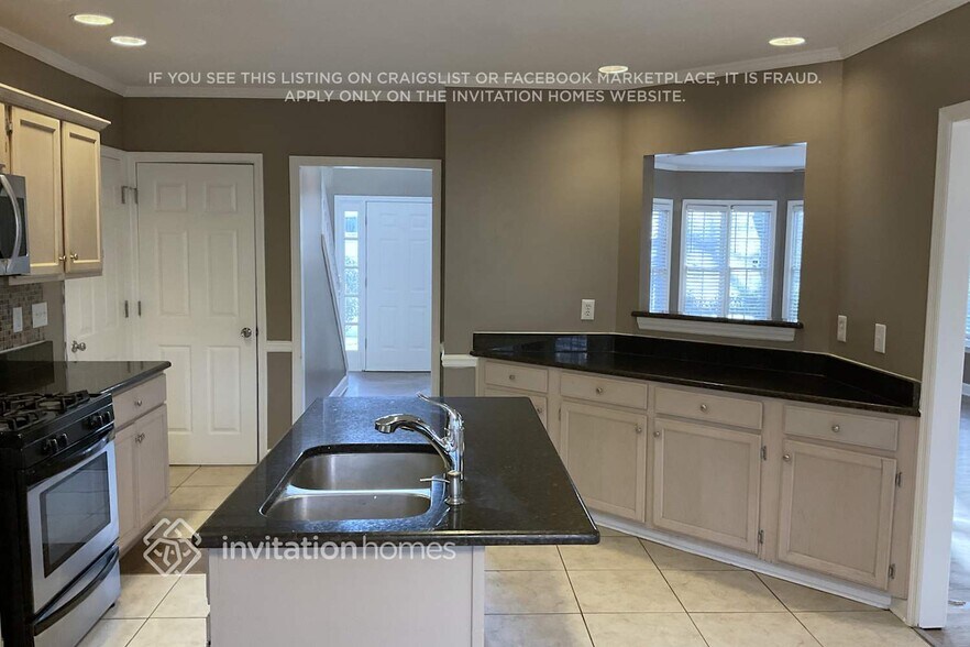 Building Photo - 1460 Gabriel Dr