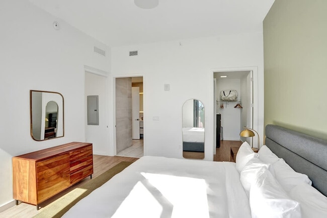 Building Photo - 1220 17th St