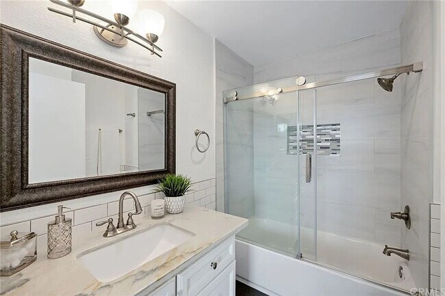 Building Photo - 850 W 157th St