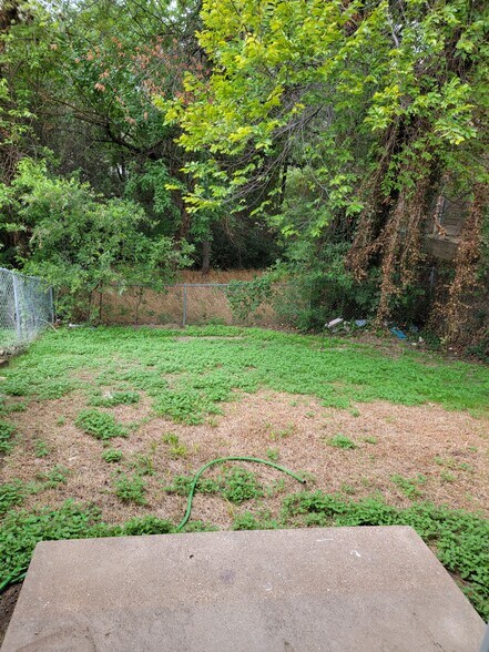 Building Photo - 1321 Quail Trl