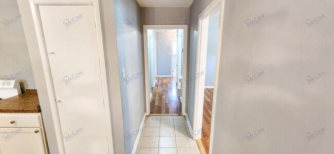 Building Photo - 1520 Hilltop Dr