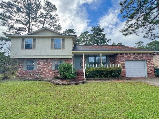 Building Photo - MOVE-IN READY!  [PET FRIENDLY]