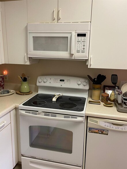 Building Photo - 6976 SW 39th St