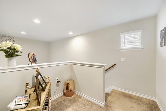 Building Photo - 12004 Cimaizon Dr