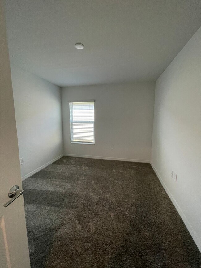 Building Photo - BEAUTIFUL BRAND NEW 2022 Home in the new S...