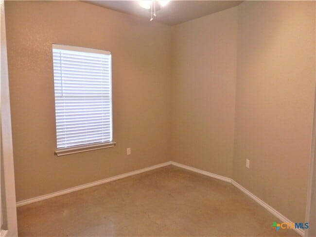 Building Photo - 1071 Carolyn Cove