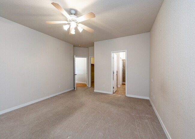 Building Photo - 5607 University Village View