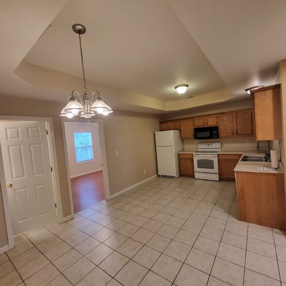 Building Photo - 1115 Oatlands Park