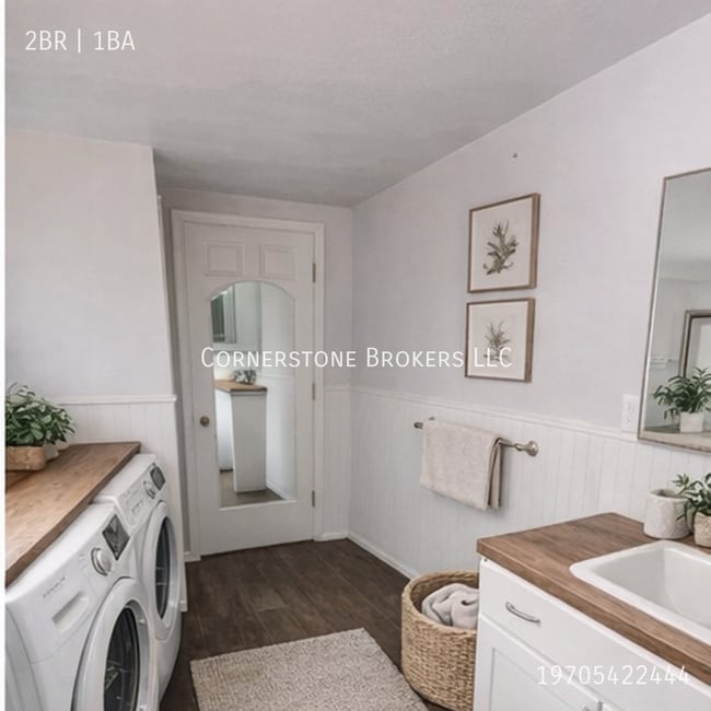 Building Photo - 128 Deuel St