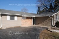 Building Photo - 16610 Robinhood Dr