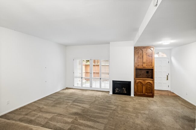 Building Photo - 11260 Overland Ave