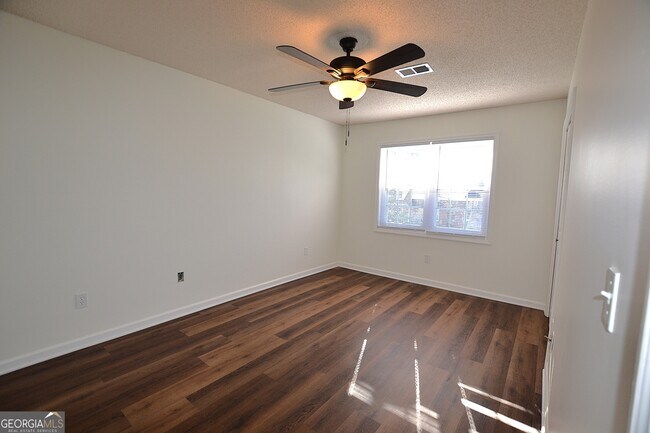 Building Photo - 2085 Sand Wedge Cir