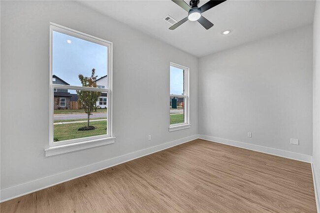 Building Photo - 1850 Momi St