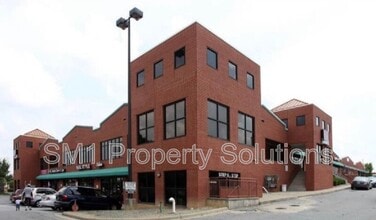 Building Photo - 709 E Market St
