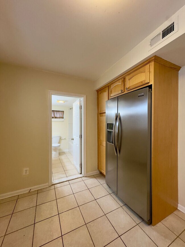 Building Photo - Charming 2 Bedroom/2 Bathroom Townhome in Upper Fells Point, MD!