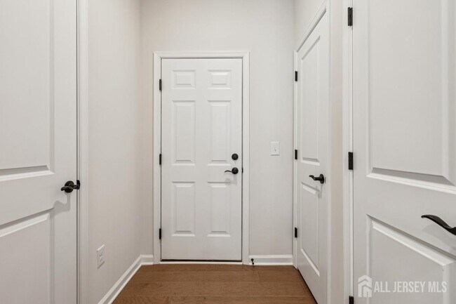 Building Photo - 214 Jessie Pl