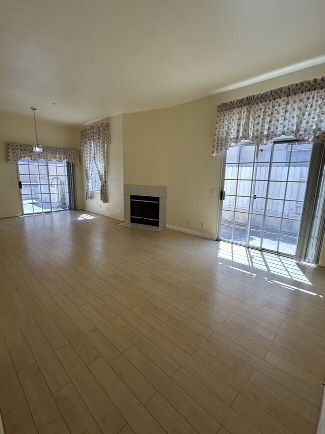 Building Photo - Cozy 3 bedroom Condo in the most demanded neighborhood at City of Alhambra