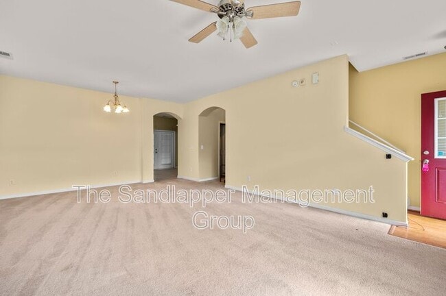 Building Photo - 217 Meadow Wood Rd