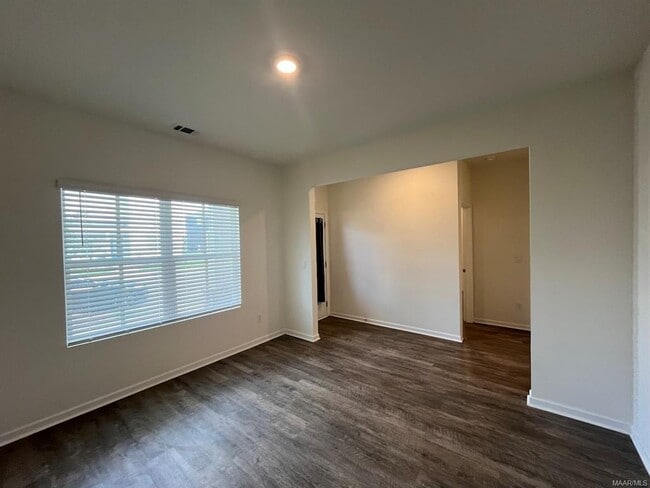 Building Photo - 3336 Meriwether Dr
