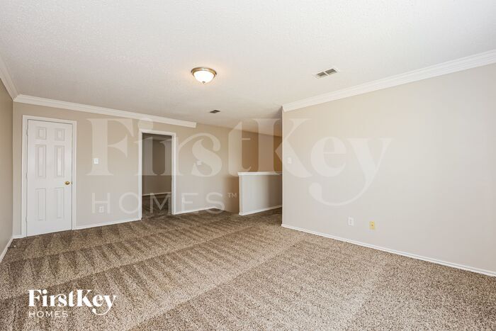 Building Photo - 301 Sunset Oaks Dr