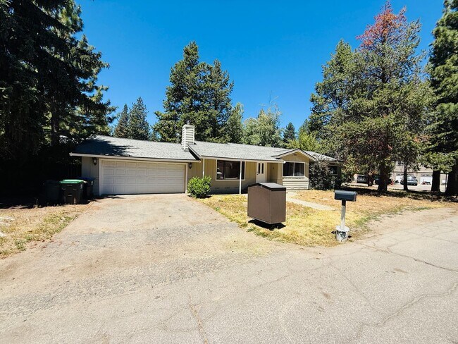 Building Photo - Pet Friendly 4 bed 2 bath house for rent at 1222. Jobs Peak