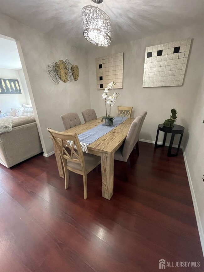 Building Photo - 399 Hadleigh Ln