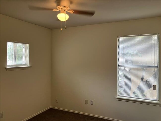 Building Photo - 9629 Sugar Hill Dr