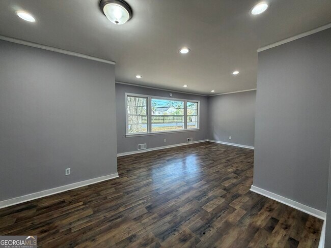 Building Photo - 109 Scarlett Dr