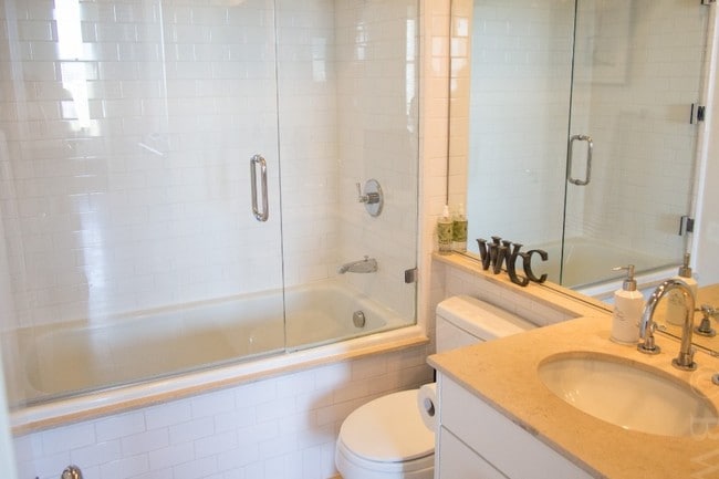 Building Photo - 257 S Spring St