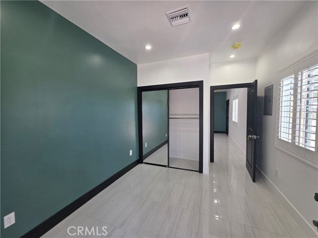 Building Photo - 9523 Stanwin Ave