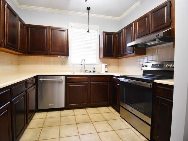 Building Photo - Coming Soon! 2 Bedroom 2 Bathroom - No Pets