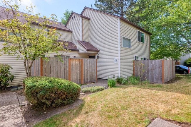 Building Photo - 5751 SW 204th Pl
