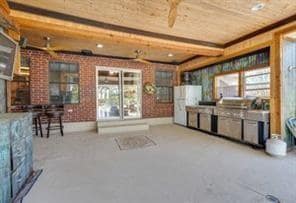 Building Photo - 266 Slaughter Ln
