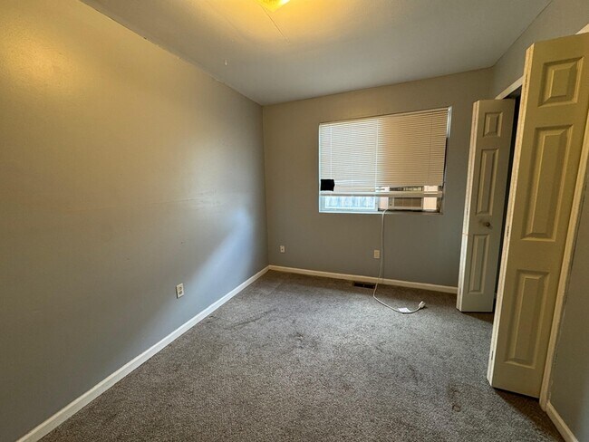 Building Photo - 8716 Timken Ave