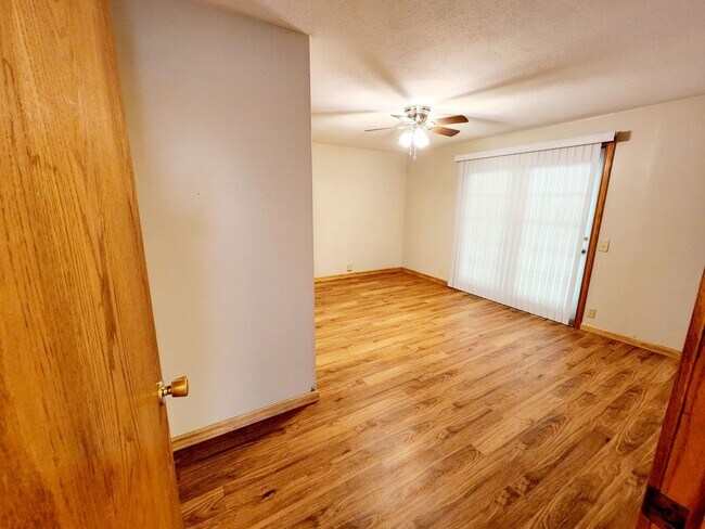 Building Photo - 2 Bedroom house near Mileground - Available 05/20/2026