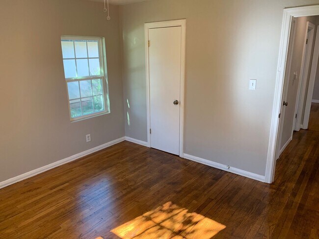 Primary Photo - 4118 S Ong St