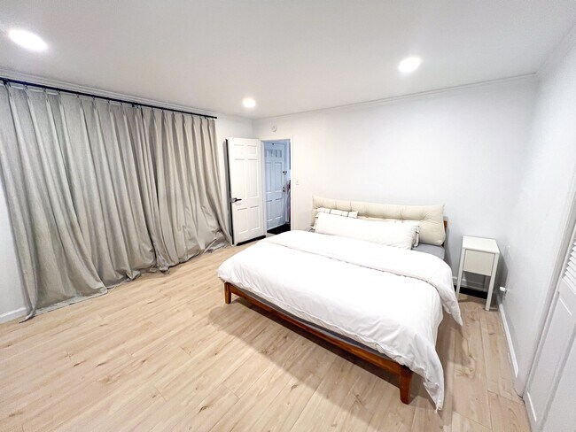 Primary Bedroom (1st Floor) - 38 Volusia Ave