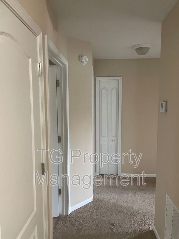 Building Photo - 247 Shetland Dr