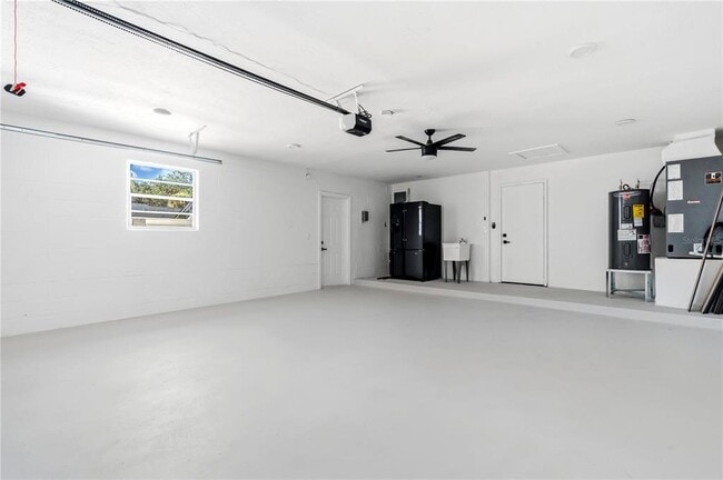 Building Photo - 1985 Japonica Rd