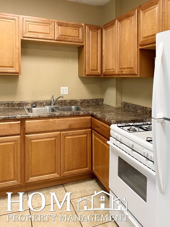 Building Photo - 2-Bedroom House Available 8/1