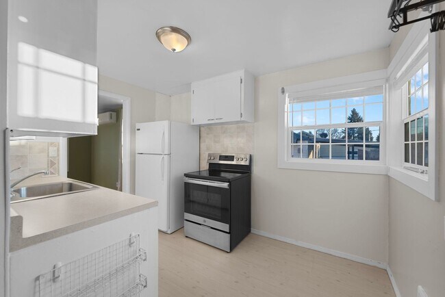 Building Photo - 5707 N Lindeke St