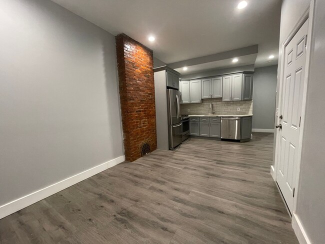 Building Photo - 427 Chambers Ave