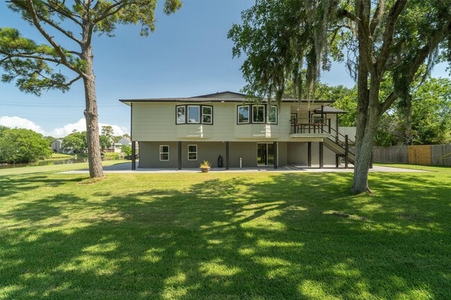 Building Photo - 719 Fairfield Ave
